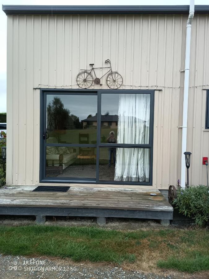 شقة Flying Plate Saloon Waimate المظهر الخارجي الصورة